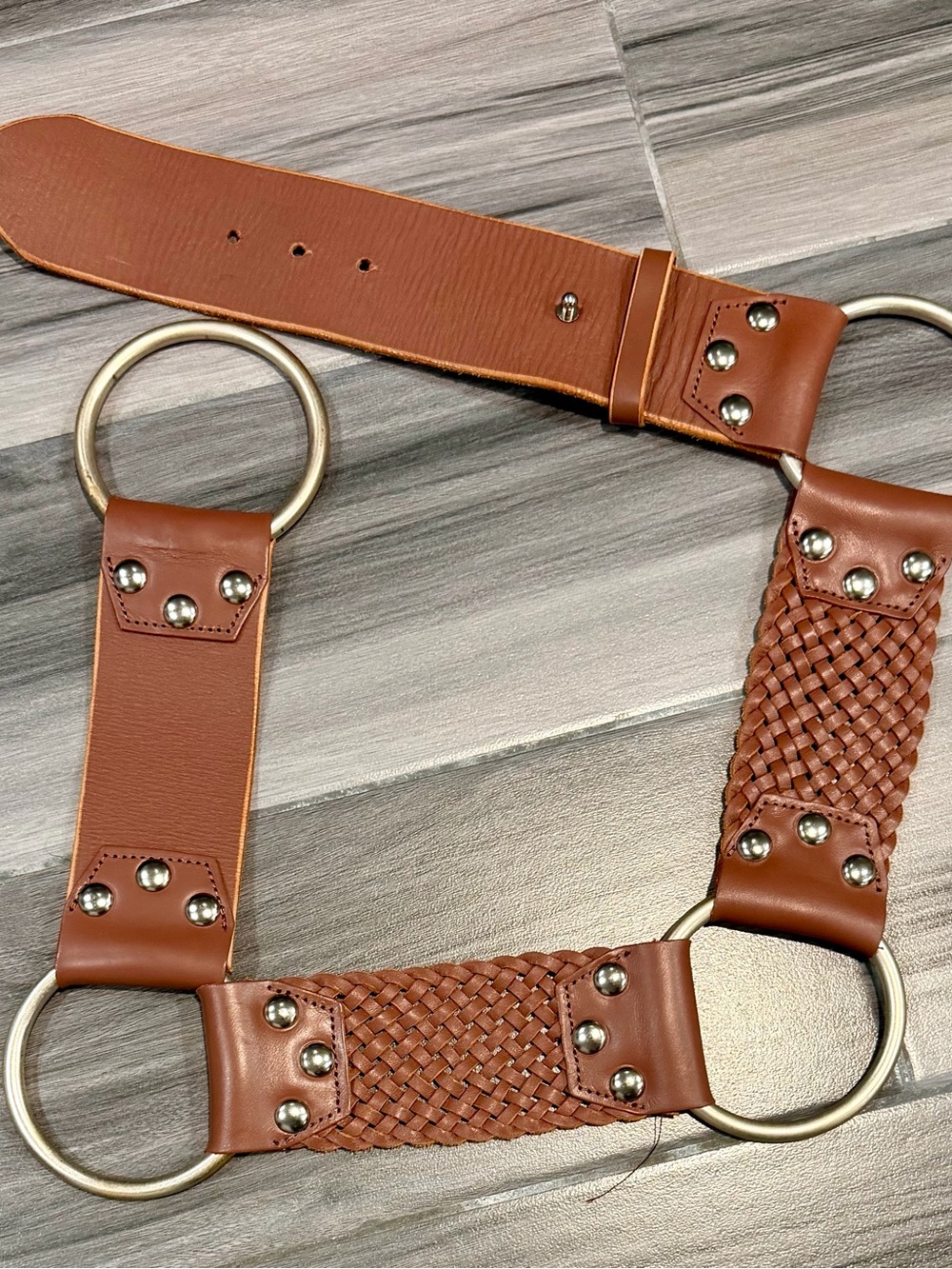 Linea Pelle Brown Braided Leather Ring Link Belt